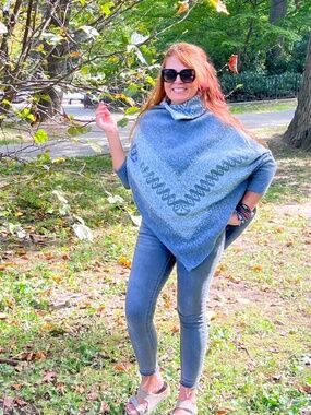 Handmade poncho, high neck gray with partial sleeve, one size